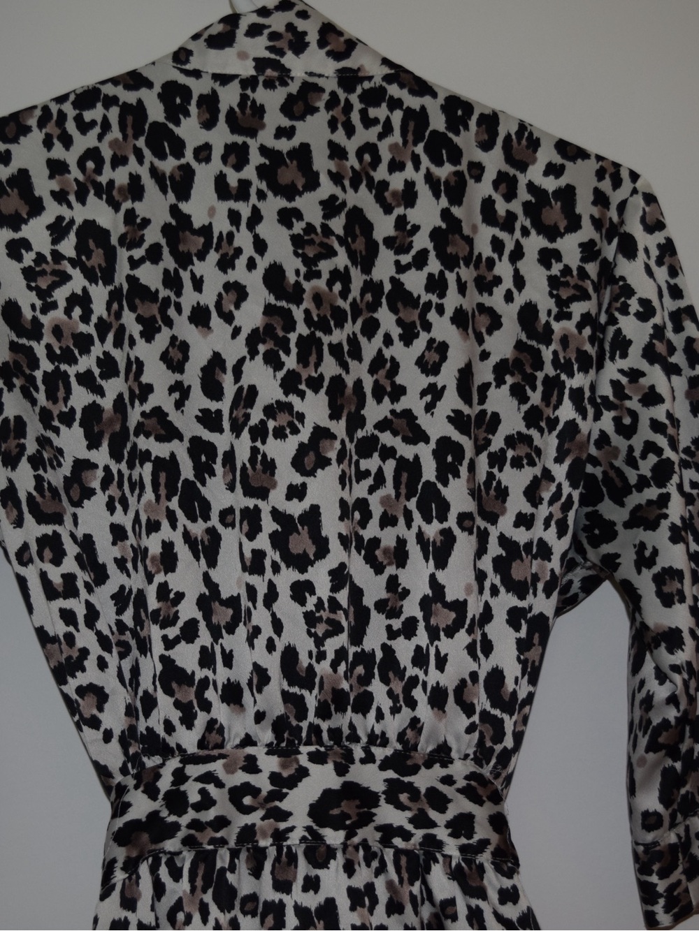 Cabernet Leopard Print Robe - Picture 4 of 5
